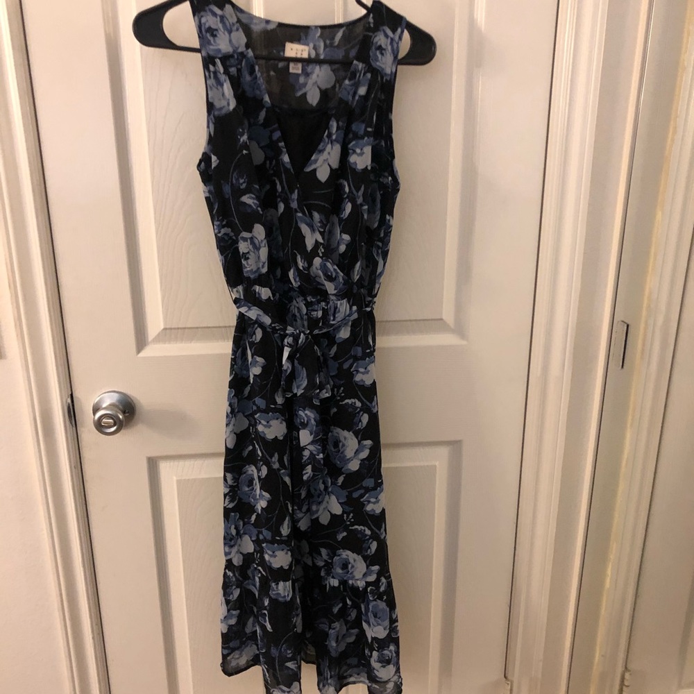 A New Day Size XS Floral Midi Dress